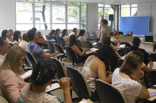Uma das aulas dos cursos de capacitação oferecida pelo CRR-UFSCar-Sorocaba.