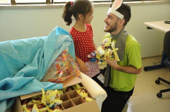 Festa de Páscoa da USE promove trilha para crianças encontrarem o chocolate. Foto: Matheus Mazini