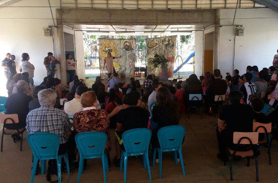 Apresentação do Ouroboros durante a Festa da Família da UAC. Foto: Gisele Bicaletto