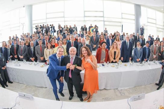 Reitora da UFSCar na reunião com o Presidente Lula e ministros (Ricardo Stucker)