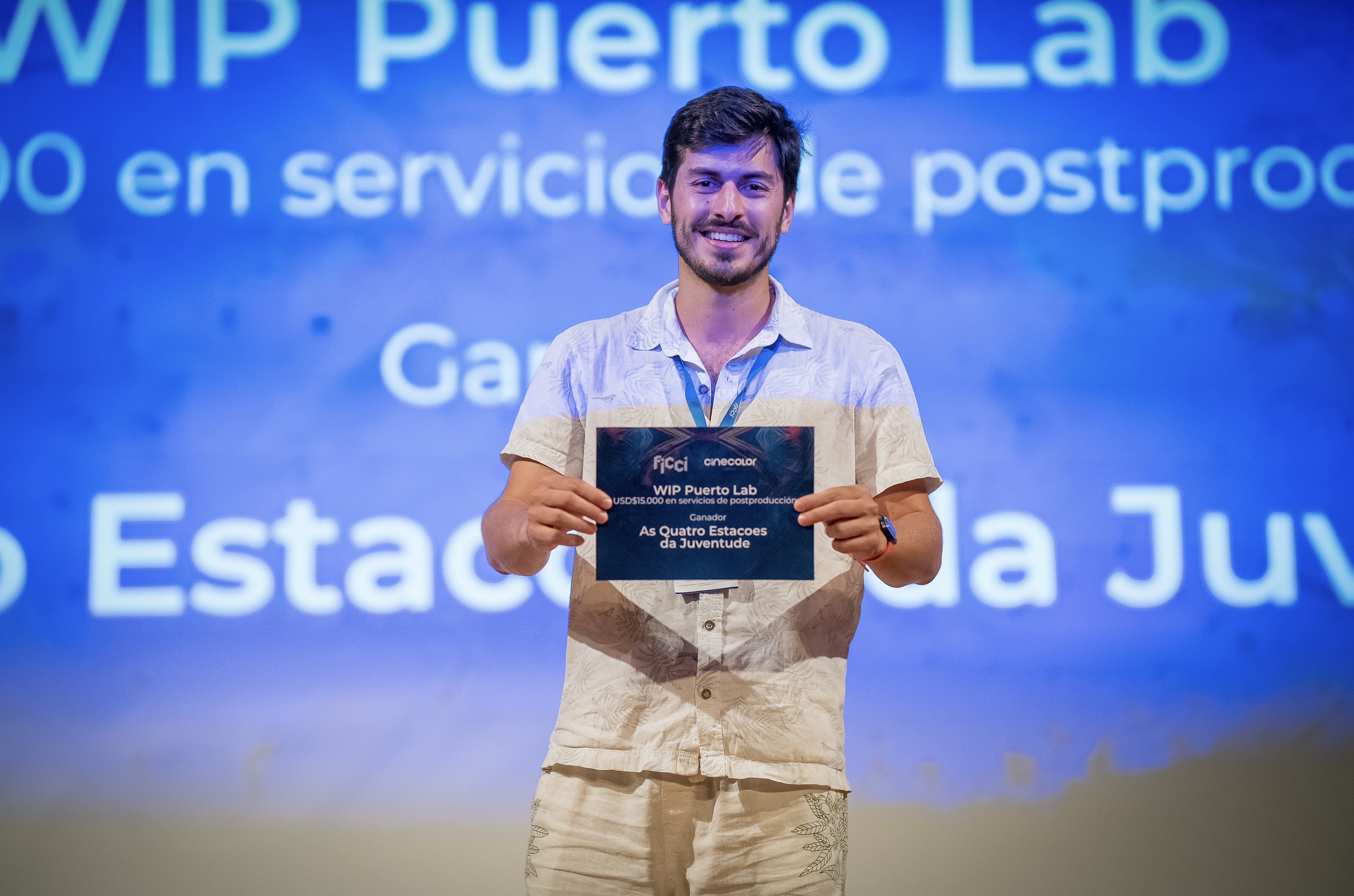Lucas Pelegrino durante premiação (Foto: Divulgação)