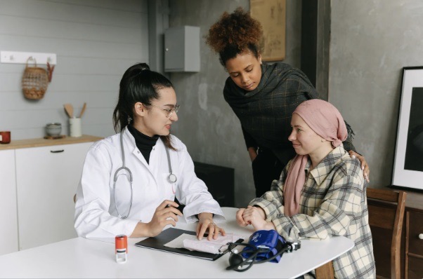 Pesquisa investiga habilidades de cuidadores de pacientes oncológicos