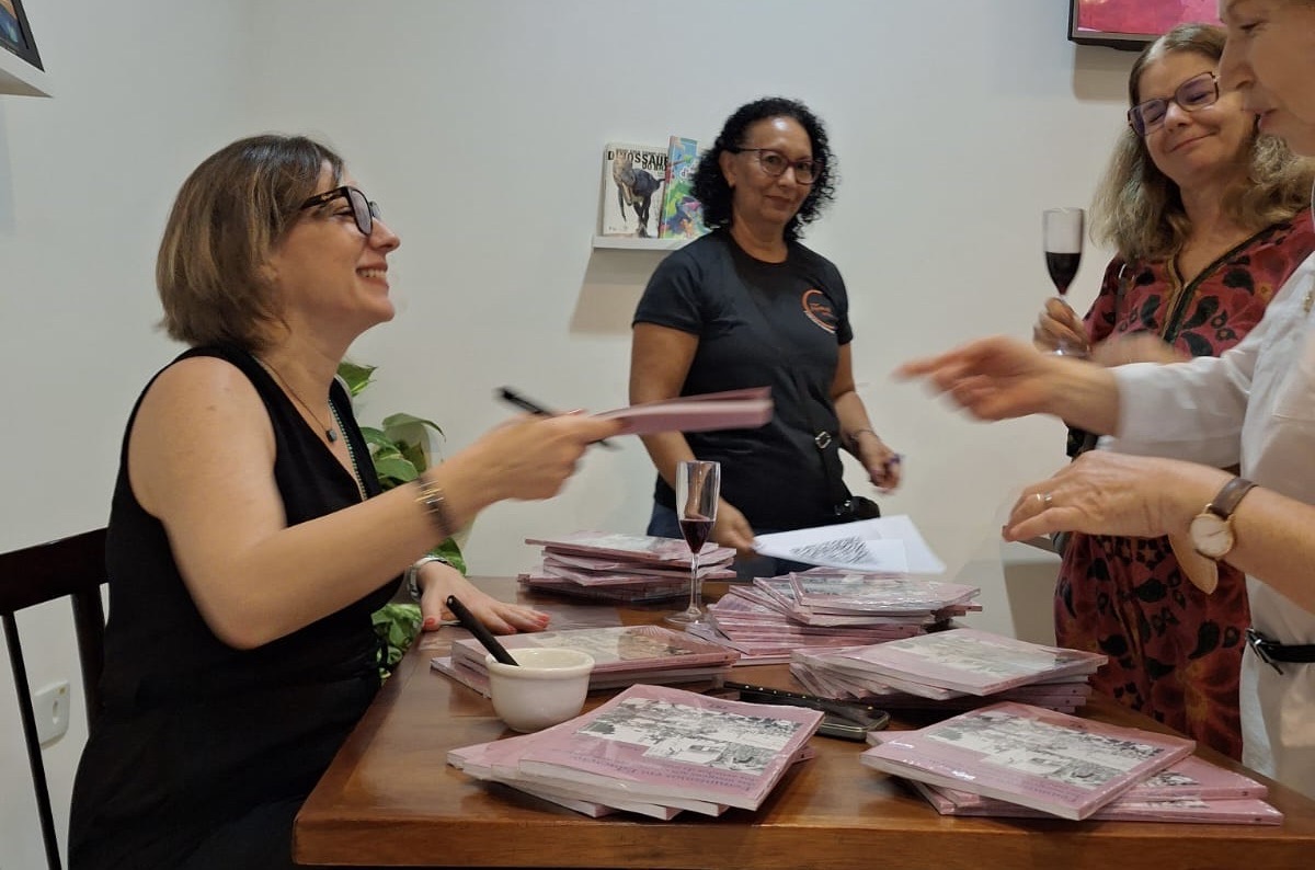 Professora da UFSCar lança livro sobre feminismos em educação