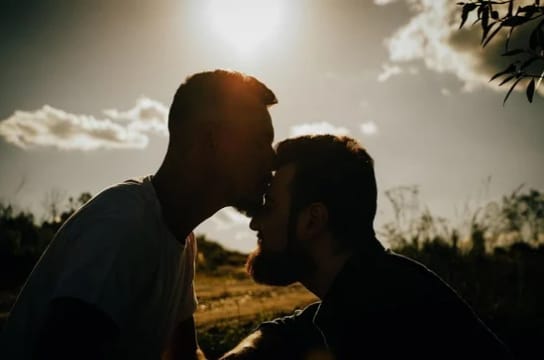 Pesquisa convida homens gays para participar (Foto: Pixabay)