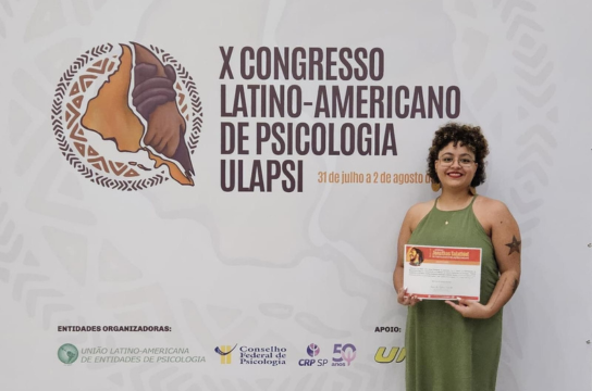 Maria Luiza Soares Rodrigues durante premiação (Foto: Acervo pessoal)