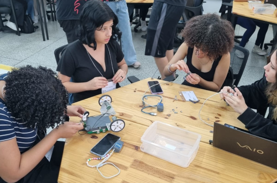 UFSCar realiza eventos para incentivar meninas na Ciência