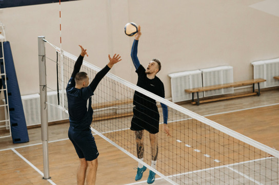 Praticantes de esporte com salto e mudança de direção podem participar (Foto: Pexels)