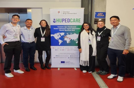 Grupo da UFSCar durante evento na Turquia (Foto: Acervo pessoal)