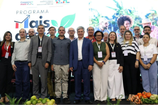 Evento reuniu governo, universidades e cooperativas em torno da agricultura familiar (Foto: UFSCar)