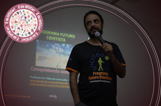 Docente da UFSCar é premiado por democratizar acesso à ciência
