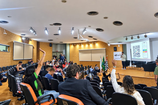 Feira de Oportunidades aproxima estudantes de empresas no Campus Araras